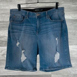 Torrid Sky High Skinny Jean Shorts Size 18 Womens Distressed Denim